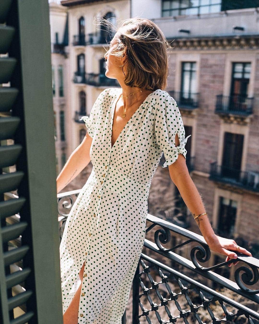 Anthropologieさんのインスタグラム写真 - (AnthropologieInstagram)「The breeze feels better in Barcelona ✨ Photo via @jessannkirby (link in profile to shop)」3月28日 10時43分 - anthropologie