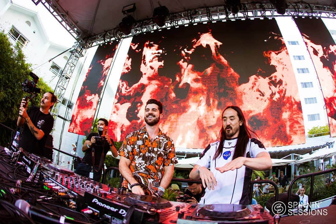 Spinnin' Recordsさんのインスタグラム写真 - (Spinnin' RecordsInstagram)「SUPRISE! @steveaoki got on stage with @alok to play something new 👀#spinninsessions #spinninhotel」3月28日 11時17分 - spinninrecords
