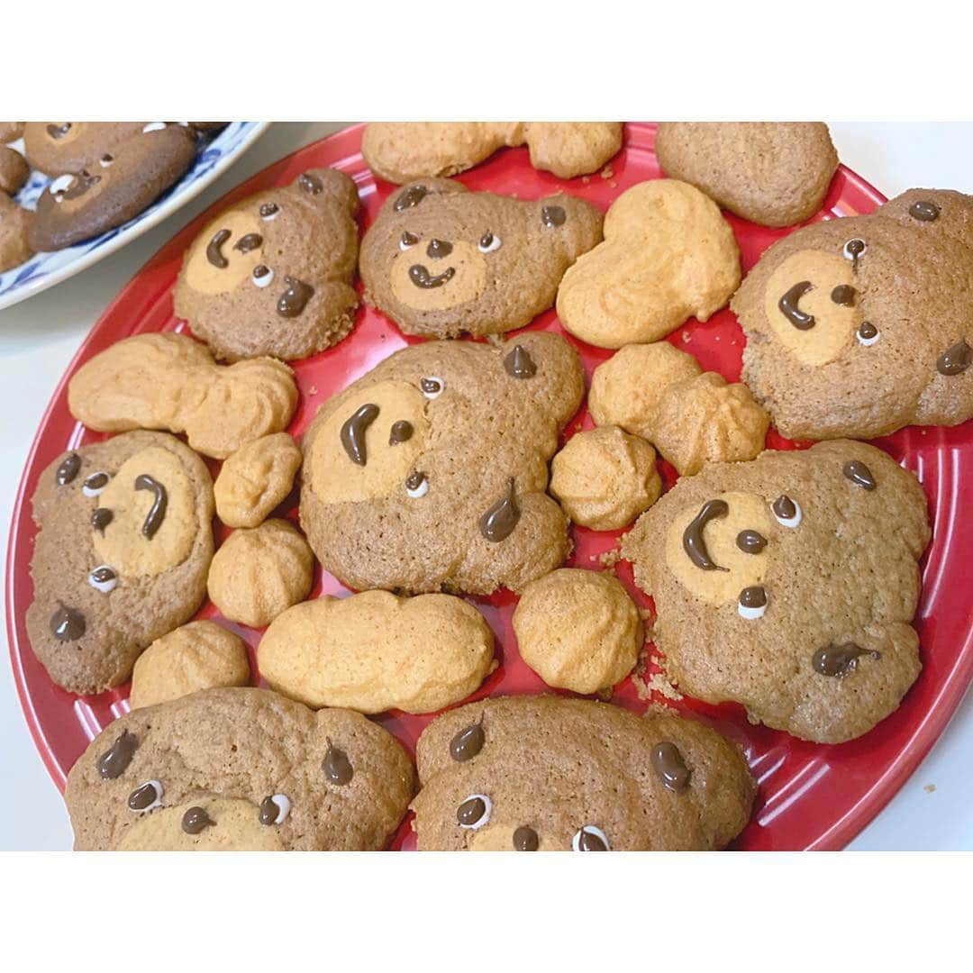 廣川奈々聖さんのインスタグラム写真 - (廣川奈々聖Instagram)「くまのクッキー🐻🍪﻿ ﻿ ﻿ (上手くできなかったから近々リベンジしよーっ、、; ;)﻿ ﻿ ﻿ ・﻿ ・﻿ ・﻿ ﻿ #くまクッキー #cookies #おかしづくり #絞り出しクッキー #くまがくっつきまくった #🐻、、笑」3月28日 11時51分 - nanaseven7_u_u