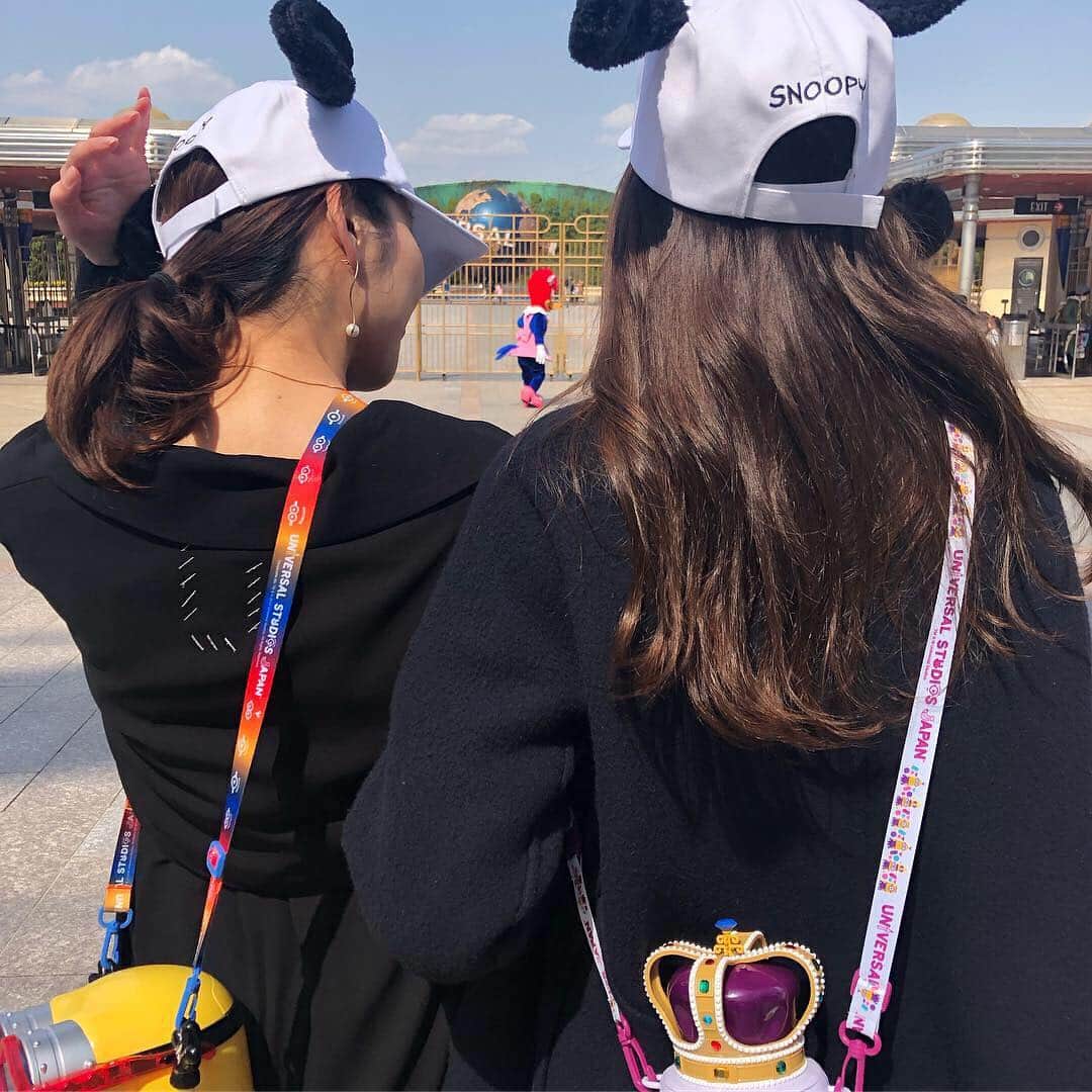 湯浅喬子のインスタグラム：「久しぶりのUSJ🍌 着いて、まずWolfgangでランチ🍖 ポップコーンも買って大満喫♡楽し過ぎた♡ からの日本代表🇯🇵 、 充実した一日でした✨ #usj#banana#minions#soccer#off」