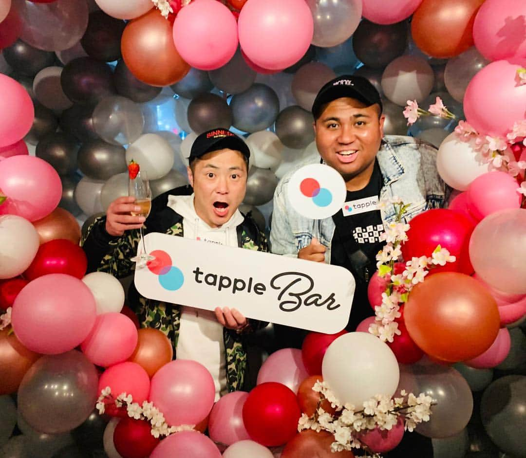 入江慎也さんのインスタグラム写真 - (入江慎也Instagram)「tapple Bar  レセプションへ  新しい出会いの場  楽しみ！  #tapple #tapple bar #恵比寿 #出会い #アントニー #風船」3月28日 11時54分 - oreirie0408