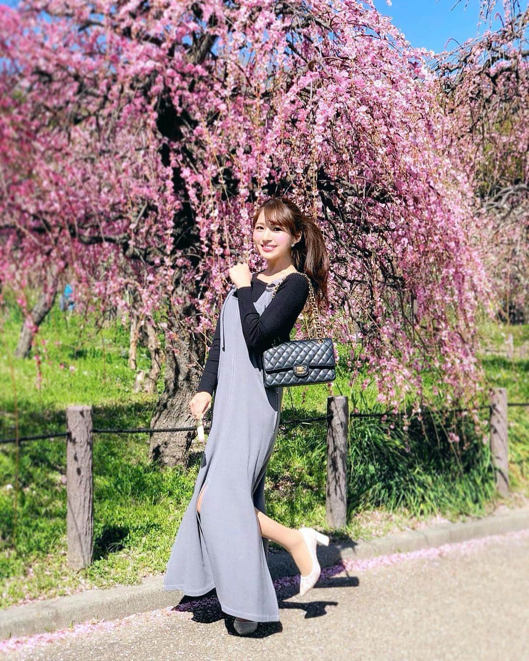 美女美容事情さんのインスタグラム写真 - (美女美容事情Instagram)「《お花見🌸✨》 *⠀ リポストを使って、素敵な写真📷✨を投稿されてる方を紹介させて頂く⠀⠀⠀⠀ 【💄美女美容事情💅】のコーナーです✨⠀ *⠀⠀⠀⠀⠀⠀⠀ いいねやコメント、フォローして応援してね❤︎🥰🎶⁣⠀ *⠀⠀⠀⠀⠀⠀⠀ 今回ご紹介させて頂きますのは❤︎⠀ Mana Tsuchiyaさん< @mana.tcy >の素敵なお写真📸⠀ *⠀ 梅のお花見なんだそうです🌸明るい感じが春の訪れを感じさせてくれますね😊⠀ 陽気な音楽が聞こえてきそうな雰囲気に元気をもらえます🥰⠀ *⠀⠀ Mana Tsuchiyaさんのアカウントには他にも素晴らしい投稿が沢山ありますので是非覗いてみてくださいね💁‍♀️💙⠀ *⠀⠀ 〇〇さん< @〇〇 >⠀ 素敵な投稿ありがとうございました☺️📸✨⠀⠀⠀⠀⠀⠀⠀⠀ △▼△▼△▼△▼△▼△▼△▼△▼△▼⠀⠀⠀⠀⠀⠀⠀⠀⠀⠀⠀⠀⠀⠀⠀⠀⠀⠀⠀⠀⠀⠀⠀⠀⠀⠀⠀⠀⠀⠀⠀⠀⠀ ❤🧡💛「美女美容事情」💚💙💜⠀⠀⠀⠀⠀⠀⠀⠀⠀⠀⠀⠀⠀⠀⠀ 👇掲載ご希望の方は👇⠀⠀⠀⠀⠀⠀⠀⠀⠀⠀⠀⠀⠀⠀⠀⠀ @b_b_j.jタグ付けと🖤 # ビジョビ⠀🖤⠀⠀⠀⠀⠀⠀⠀⠀⠀⠀⠀⠀⠀⠀⠀ をタグ付けお願いします✨⠀⠀⠀⠀⠀⠀⠀⠀⠀⠀⠀⠀⠀⠀⠀⠀ ――――――――――――――――⠀⠀⠀⠀⠀⠀⠀⠀⠀⠀⠀⠀⠀⠀⠀⠀⠀⠀⠀⠀⠀⠀⠀ ～姉妹アカウントのご紹介～⠀⠀⠀⠀⠀⠀⠀⠀⠀⠀⠀⠀⠀⠀⠀⠀⠀⠀⠀⠀⠀⠀⠀⠀⠀⠀⠀ ◇美容情報を紹介している«美女美容事情～Beauty～»⠀⠀⠀⠀⠀⠀⠀⠀⠀⠀⠀⠀⠀⠀⠀⠀⠀⠀⠀⠀⠀⠀⠀⠀⠀⠀ ( @b_b_j.j_b )⠀⠀⠀⠀⠀⠀⠀⠀⠀⠀⠀⠀⠀⠀⠀⠀⠀⠀⠀⠀⠀⠀⠀⠀⠀⠀⠀ ◇美しい旅スポット紹介をしている«美 spot»⠀⠀⠀⠀⠀⠀⠀⠀⠀⠀⠀⠀⠀⠀⠀⠀⠀⠀⠀⠀⠀⠀⠀⠀⠀ ( @b__spo )⠀⠀ ⠀ ◇ビジョビがお届けするセレクトショップ«bi select»⠀ ( @bi_select )⠀ ⠀⠀⠀⠀⠀⠀⠀⠀⠀⠀⠀⠀⠀⠀⠀⠀⠀⠀⠀⠀⠀ よかったらこちらも覗いてみてね✨⠀ ――――――――――――――――⠀⠀⠀ @b_b_j.j⠀⠀ #女子力  #カメラ #メイク #beauty⠀⠀ #美肌 #春カラー ⠀⠀⠀⠀ #ピンク  #梅 ⠀⠀⠀ #さくら #ピンク好き ⠀⠀ #花見 #梅花 ⠀ #オトナ女子 #オシャレ好き ⠀⠀ #オシャレさんと繋がりたい  #きれいめコーデ ⠀ #綺麗な景色 #綺麗めコーデ ⠀ #美意識向上 #お出かけコーデ ⠀ #自撮り女子 #女子力アップ ⠀⠀⠀⠀⠀ #きれいめカジュアル #お洒落な人と繋がりたい⠀⠀⠀⠀⠀⠀ #大人カジュアルコーデ #女子力向上⠀⠀⠀ #キラキラ女子 #キラキラ ⠀⠀ #naturalbeauty #photos」3月28日 12時01分 - b_b_j.j