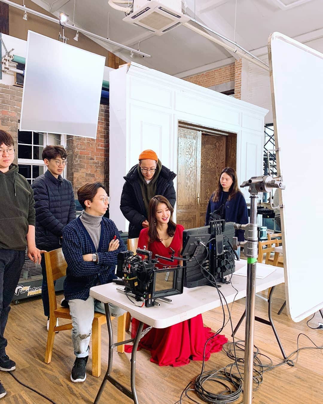イ・シヨンさんのインスタグラム写真 - (イ・シヨンInstagram)「이번촬영 @clarinsofficial #김청경헤어페이스#빗앤붓 너무 감사해요🙏💛🧡❤」3月28日 12時11分 - leesiyoung38