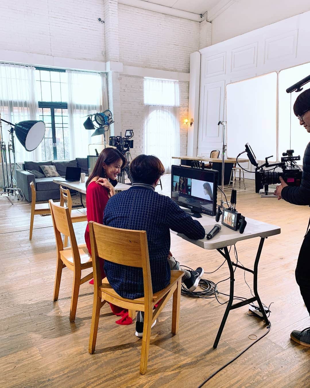 イ・シヨンさんのインスタグラム写真 - (イ・シヨンInstagram)「이번촬영 @clarinsofficial #김청경헤어페이스#빗앤붓 너무 감사해요🙏💛🧡❤」3月28日 12時11分 - leesiyoung38
