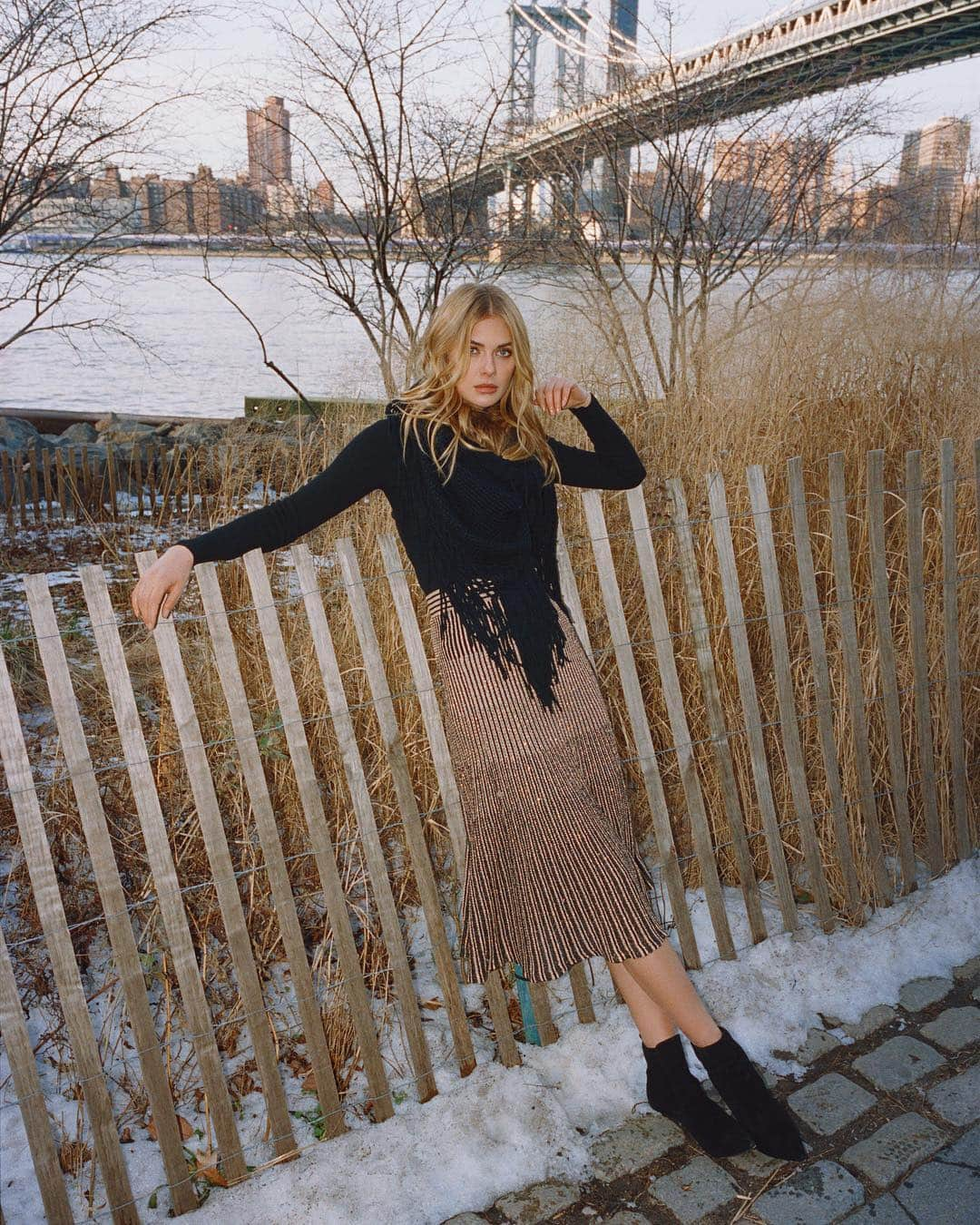 KOOKAI さんのインスタグラム写真 - (KOOKAI Instagram)「Just landed ✨ The Alamosa Skirt from our #kookaiAW19 campaign is now available in boutiques and online, styled with the Lola knit top, aspen boots and Berlin scarf (all coming soon) •• #kookai @meganmayw」3月28日 12時27分 - kookai_australia