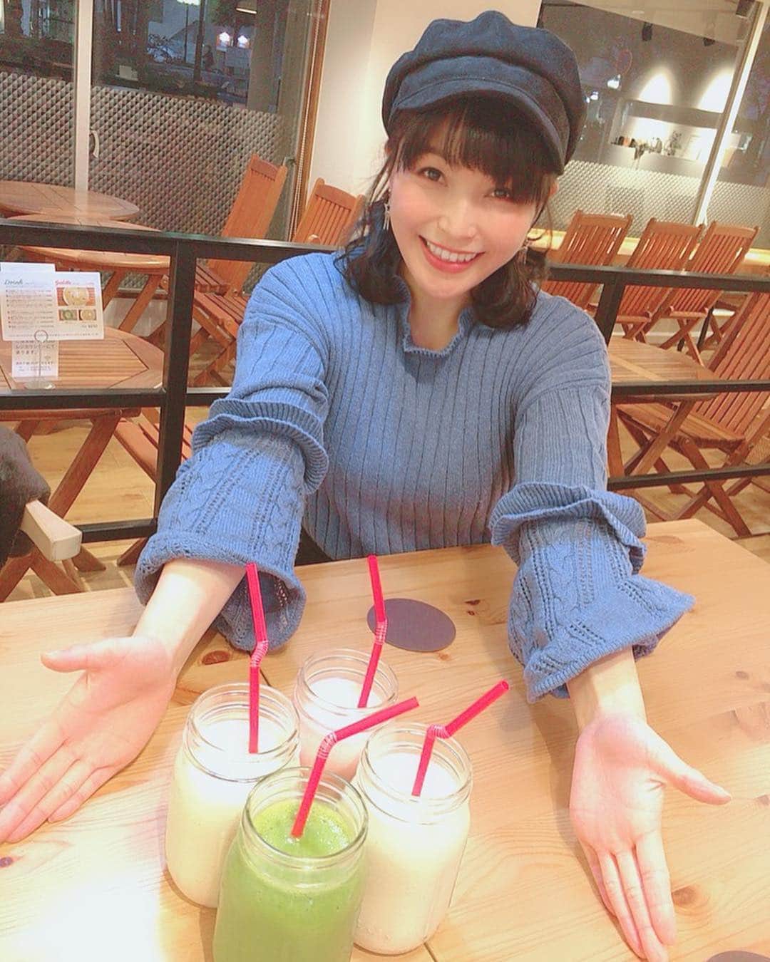 MARIA-Eさんのインスタグラム写真 - (MARIA-EInstagram)「. ‪そして、長野出身のえみつんこと #新田恵海 さんが案内して下さったスムージー屋さんが 新鮮で最高に美味でした🍹 (ハマりすぎて次の日も行きました笑)‬ . ‪次に長野に訪れる時は、必ず つんさんの本 "#長野ノススメ"を眺めながら観光しようと 心に決めました🌅‬ . ‪#キューティブロンド‬」3月28日 18時19分 - maria.eeee
