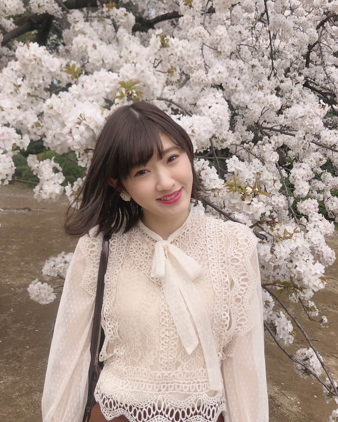 ANGERMEさんのインスタグラム写真 - (ANGERMEInstagram)「春ですね～🌸 桜を見に行きました!! いい天気で綺麗な桜が沢山見れて幸せです🥰 2枚目はなんかしらんけどめっちゃ笑っちゅう自分😂😂 アンジュルムみんなでお花見したいな～☺️ 明後日は幕張メッセでひなフェスです！！ 里山里海イベントも同時開催やき 盛りだくさんな2日間！ たのしみです～🍃🌸 川村文乃  #アンジュルム #ANGERME #川村文乃 #桜」3月28日 18時25分 - angerme_official