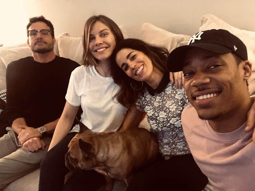 タイラージェームス・ウィリアムスのインスタグラム：「Were all together for the show tonight! Meet us on Twitter to live tweet 😏 #whiskeycavalier @whiskeycavalierabc」