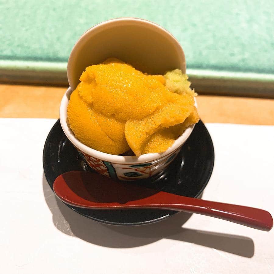 高橋有紀のインスタグラム：「大好きすぎて、、、お店は内緒にさせてくださいませ🍣 #寿司」