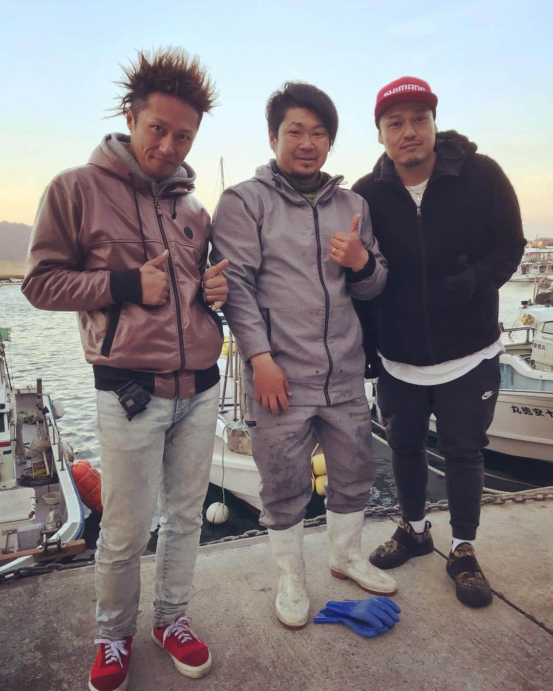 ISOPPさんのインスタグラム写真 - (ISOPPInstagram)「沖ノ島釣り🎣 帽子忘れて釣り行ったら 日焼けして顔がパリパリで痛い💥 ・ #釣り＃ジギング」3月28日 14時37分 - isoppmen