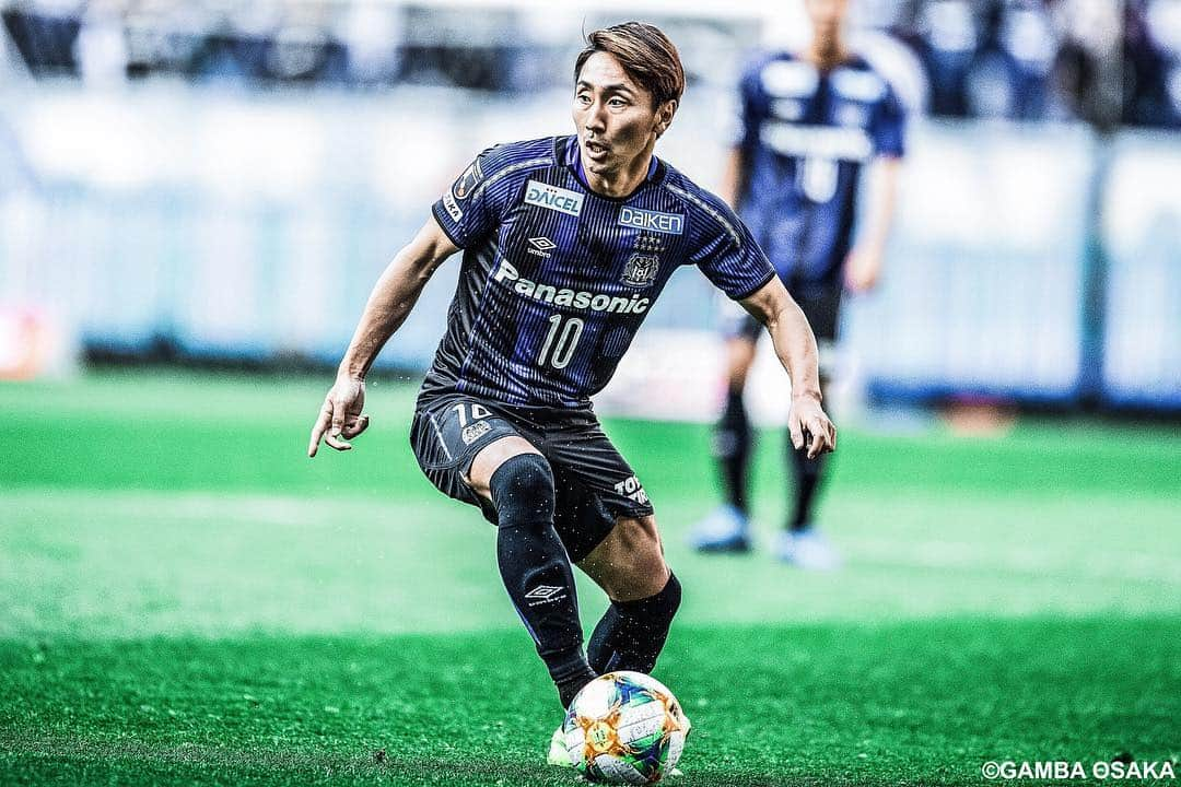 ガンバ大阪さんのインスタグラム写真 - (ガンバ大阪Instagram)「﻿ 神戸戦まであと2日⚽️🔥﻿ 倉田選手は出場すればJ1通算250試合出場達成のメモリアルゲームとなります🔵⚫️🎊﻿ ボランチとしてもチームへ貢献するNo.10の活躍に、今節も要注目です😆﻿ ﻿ #縦横無尽のNo10 #倉田秋﻿ #GAMBAISM #ガンバ大阪 #GAMBAOSAKA #ガンバ写真部 #jリーグ #jleague」3月28日 15時03分 - gambaosaka_official