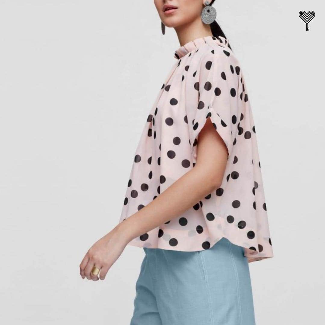 ビパシャ・バスーさんのインスタグラム写真 - (ビパシャ・バスーInstagram)「At @thelabellife we are welcoming spring with the ultimate power print; Polka. Inspired by runways around the world and styled to flatter our Indian body shapes, find oh-so-comfy lightweight pieces that will take you effortlessly through these balmy days. Only at www.thelabellife.com  #StyleEditorNotes #TheLabelLife #Spring #NewArrivals #Polka」3月28日 15時21分 - bipashabasu