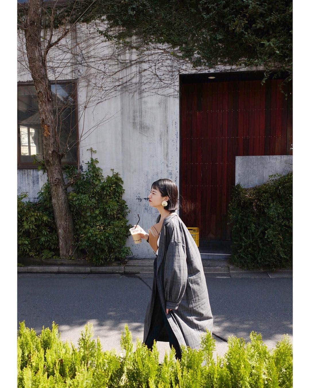 松本恵奈さんのインスタグラム写真 - (松本恵奈Instagram)「花粉、つらたん。。。 くしゃみ止まんない🤧  着ているチェックのロングガウンはスタミキの発売中のアイテムだよ！ 今の時期、めちゃ使えてオススメ◎ #stylemixer」3月28日 16時00分 - ena1123