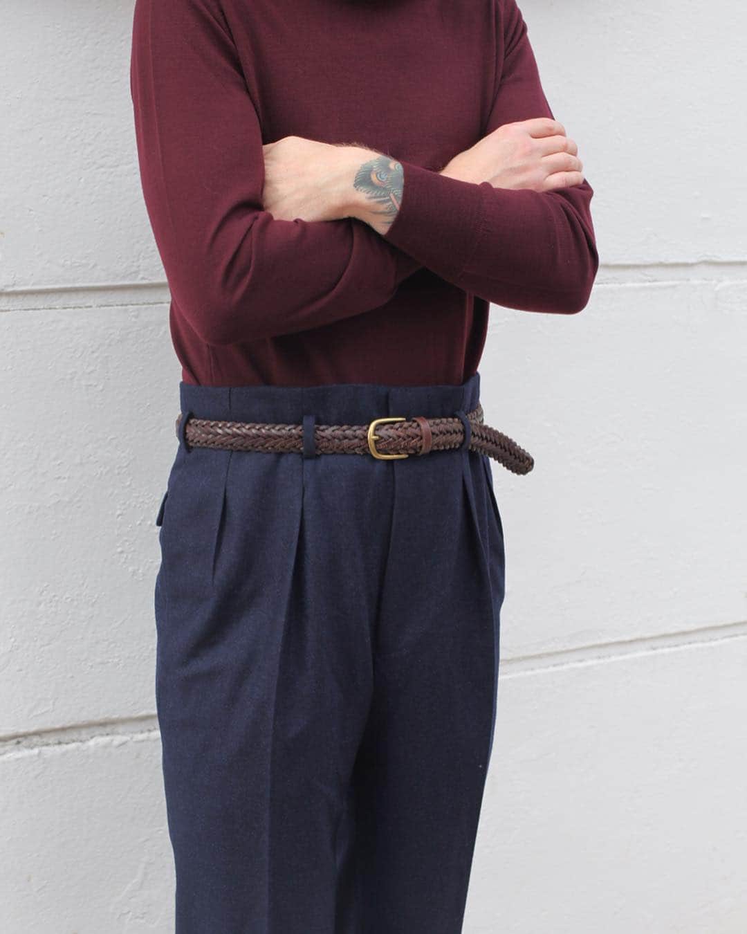エドワード セクストンさんのインスタグラム写真 - (エドワード セクストンInstagram)「Seasonal Hollywood trousers in the best @vitalebarberiscanonico1663 11oz woollen flannel - a sophisticated take on a wardrobe staple. Order online through us, or on TheRake.com. . #EdwardSexton #Flannel #Hollywood #Trousers #Luxury #ReadyToWear #Tailored #MensStyle #TheSextonLook #SS19」3月28日 16時30分 - edwardsexton