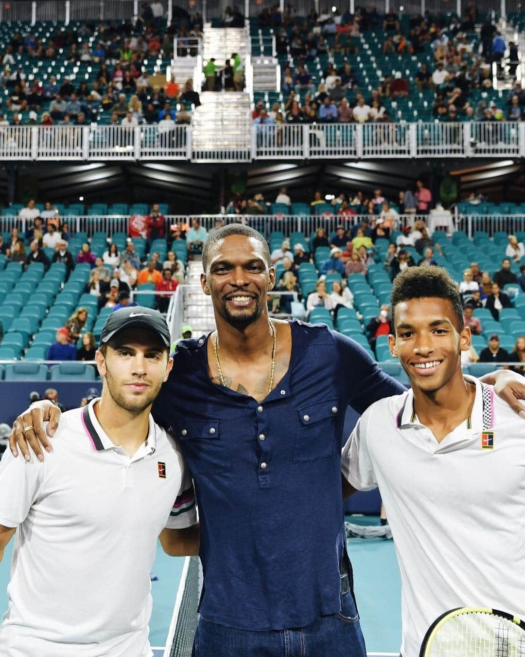 クリス・ボッシュさんのインスタグラム写真 - (クリス・ボッシュInstagram)「Thank you @miamiopen for having me at yesterday’s coin toss! Where my tennis fans at! 🎾🙋🏾‍♂️ #MiamiOpen」3月29日 2時11分 - chrisbosh