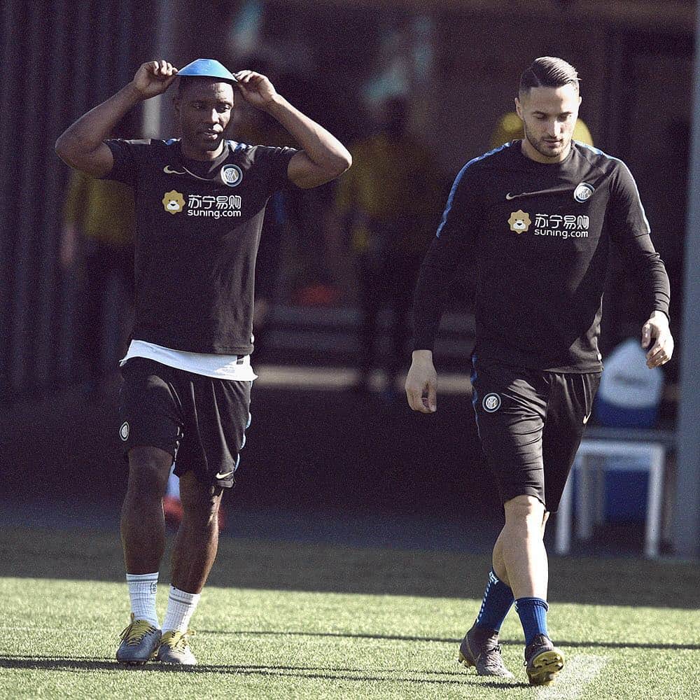 インテルナツィオナーレ・ミラノさんのインスタグラム写真 - (インテルナツィオナーレ・ミラノInstagram)「TAG A FUNNY FRIEND! 😂🤪😃 #Inter #ForzaInter #Asamoah #DAmbrosio #Training #Funny #Moment #Football」3月29日 2時12分 - inter