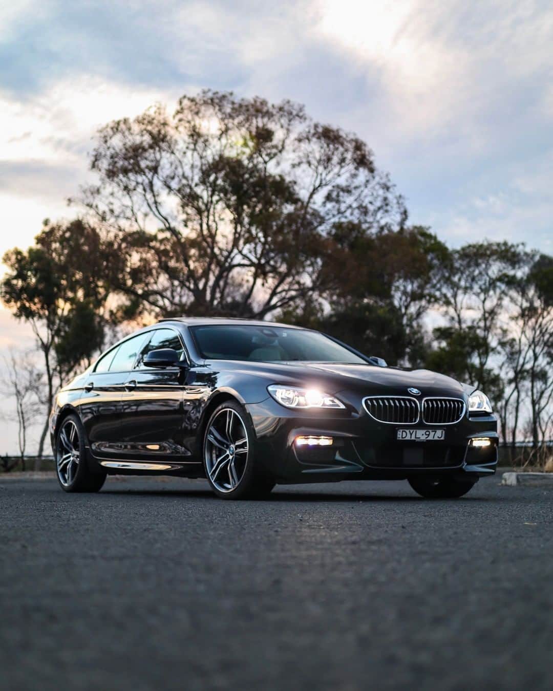 BMWのインスタグラム：「Dark and handsome.  The BMW 6 Series Gran Coupé. #BMWrepost @thatsydneyboy @hornsbybmw #BMW #6Series」