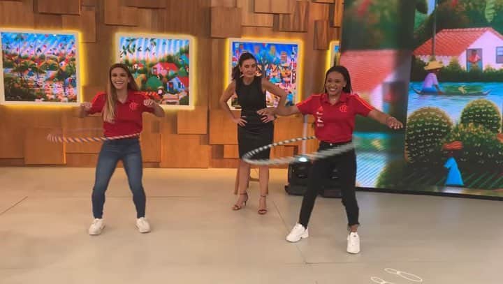 ジャジ・バルボサのインスタグラム：「Foi ótimo passar a manhã com você @fatimabernardes ❤️」