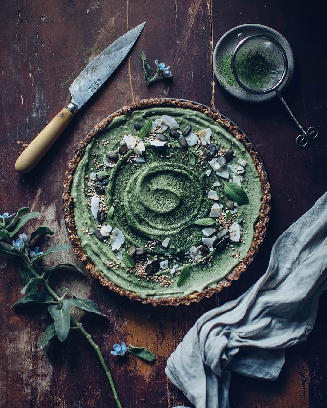 Our Food Storiesさんのインスタグラム写真 - (Our Food StoriesInstagram)「Another photo of our favorite gluten-free matcha-coconut tart, would love to have a piece of it right now 🤗🍵 Get the recipe on the blog guys, link is in profile. #ourfoodstories  ____ #matchacake #glutenfreerecipes #glutenfri #glutenfrei #cntravelereats #theweekoninstagram #diewocheaufinstagram #fellowmag #favoriterecipes #germanfoodblogger #foodstylist #foodphotographer #matchatart #bakinglove #cakelover」3月29日 2時23分 - _foodstories_