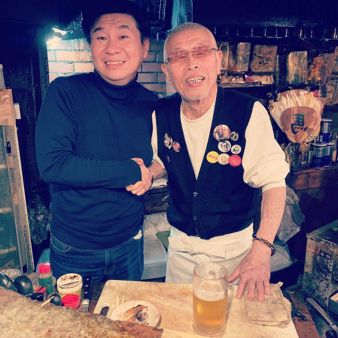 山内要さんのインスタグラム写真 - (山内要Instagram)「仕事の打ち合わせでビアホールMANに・・・たいぎゃ元気ばもらいました〜♪ マスター85歳 生い立ちから奥様との出会いまで〜♪の話 いや〜面白い！今度YouTubeで撮影しよう〜♪ #熊本市 #ビアホール #ビアホールman #youtuber #マスター #85歳」3月29日 2時51分 - keitokujiro