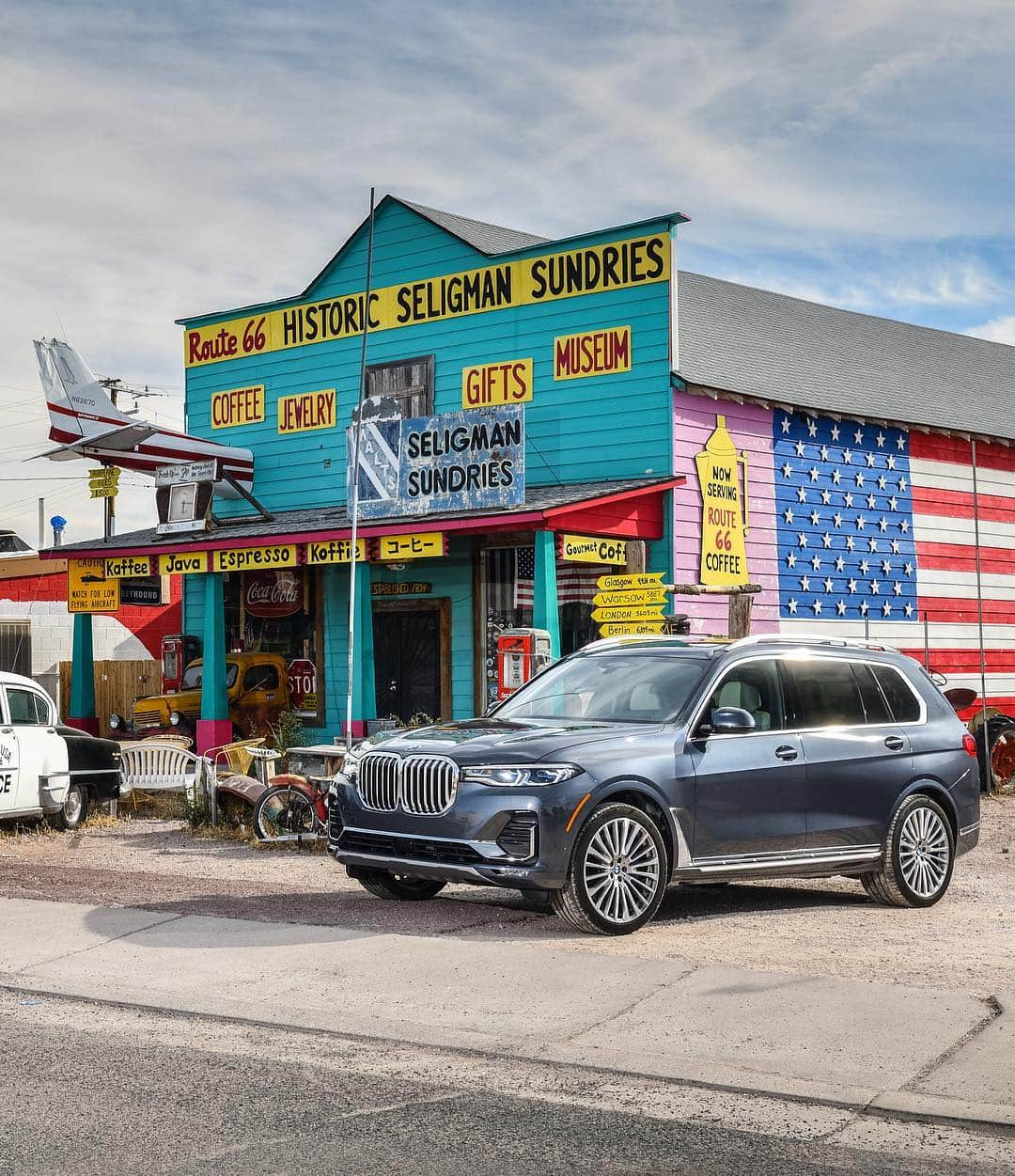 BMWさんのインスタグラム写真 - (BMWInstagram)「How many states does it take to get from Spartanburg to South California?  THE X7 exploring the American Midwest in an epic road trip. #BMW #THEX7 #X7 #X7diaries __ BMW X7 xDrive40i: Fuel consumption in l/100 km (combined): 9.0 - 8.7. CO2 emissions in g/km (combined): 205 - 198. The values of fuel consumptions, CO2 emissions and energy consumptions shown were determined according to the European Regulation (EC) 715/2007 in the version applicable at the time of type approval. The figures refer to a vehicle with basic configuration in Germany and the range shown considers optional equipment and the different size of wheels and tires available on the selected model. The values of the vehicles are already based on the new WLTP regulation and are translated back into NEDC-equivalent values in order to ensure the comparison between the vehicles. [With respect to these vehicles, for vehicle related taxes or other duties based (at least inter alia) on CO2-emissions the CO2 values may differ to the values stated here.] The CO2 efficiency specifications are determined according to Directive 1999/94/EC and the European Regulation in its current version applicable. The values shown are based on the fuel consumption, CO2 values and energy consumptions according to the NEDC cycle for the classification. For further information about the official fuel consumption and the specific CO2 emission of new passenger cars can be taken out of the „handbook of fuel consumption, the CO2 emission and power consumption of new passenger cars“, which is available at all selling points and at https://www.dat.de/angebote/verlagsprodukte/leitfaden-kraftstoffverbrauch.html.」3月29日 2時54分 - bmw