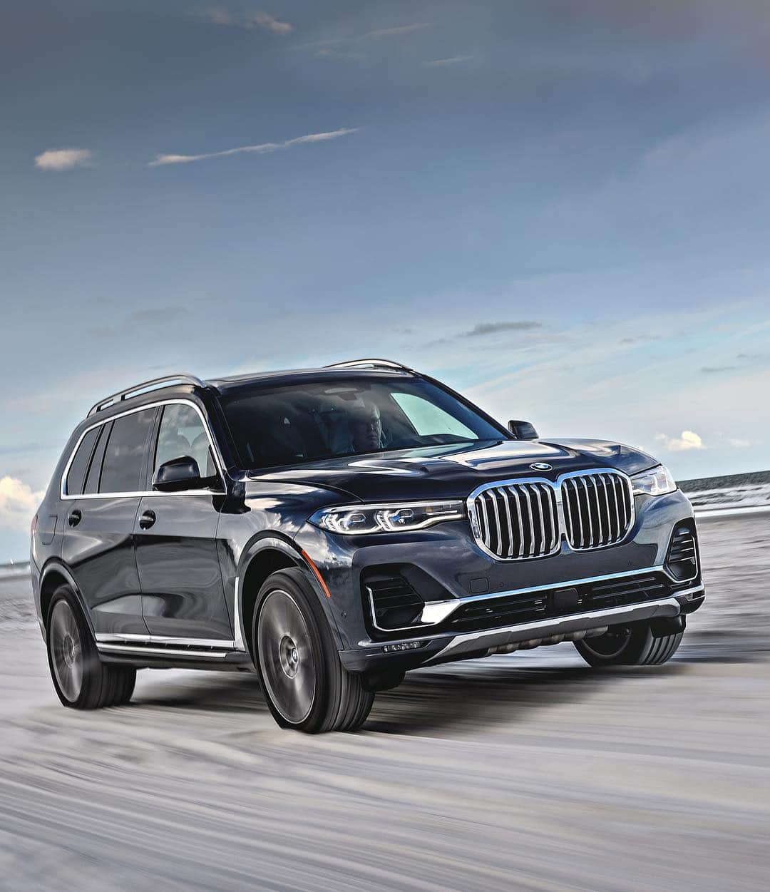 BMWのインスタグラム：「How many states does it take to get from Spartanburg to South California?  THE X7 exploring the American Midwest in an epic road trip. #BMW #THEX7 #X7 #X7diaries __ BMW X7 xDrive40i: Fuel consumption in l/100 km (combined): 9.0 - 8.7. CO2 emissions in g/km (combined): 205 - 198. The values of fuel consumptions, CO2 emissions and energy consumptions shown were determined according to the European Regulation (EC) 715/2007 in the version applicable at the time of type approval. The figures refer to a vehicle with basic configuration in Germany and the range shown considers optional equipment and the different size of wheels and tires available on the selected model. The values of the vehicles are already based on the new WLTP regulation and are translated back into NEDC-equivalent values in order to ensure the comparison between the vehicles. [With respect to these vehicles, for vehicle related taxes or other duties based (at least inter alia) on CO2-emissions the CO2 values may differ to the values stated here.] The CO2 efficiency specifications are determined according to Directive 1999/94/EC and the European Regulation in its current version applicable. The values shown are based on the fuel consumption, CO2 values and energy consumptions according to the NEDC cycle for the classification. For further information about the official fuel consumption and the specific CO2 emission of new passenger cars can be taken out of the „handbook of fuel consumption, the CO2 emission and power consumption of new passenger cars“, which is available at all selling points and at https://www.dat.de/angebote/verlagsprodukte/leitfaden-kraftstoffverbrauch.html.」