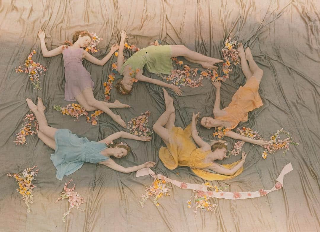 National Geographic Creativeさんのインスタグラム写真 - (National Geographic CreativeInstagram)「Photo by J. Baylor Roberts | A group of dancers perform at the Mississippi University for Women (Formerly Mississippi State College for Women) in 1937. #Autochrome #ThrowBackThursday #Vintage」3月29日 3時08分 - natgeointhefield