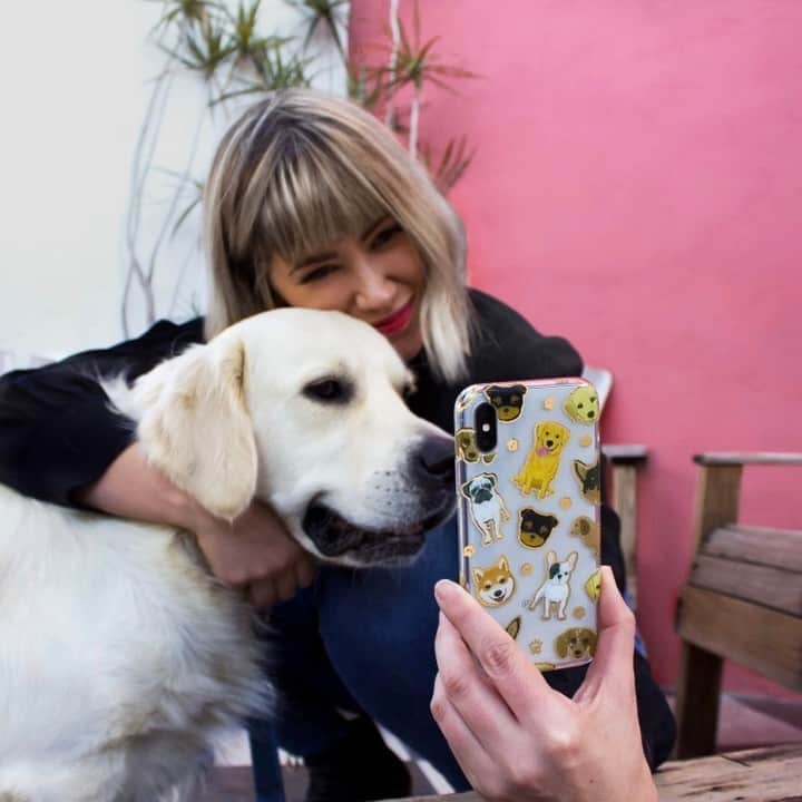 VELVETCAVIARさんのインスタグラム写真 - (VELVETCAVIARInstagram)「We are pawsitive this case does not disappoint 🐶 our Dog Case is ultra protective from any cracks or drops. Available for iPhone and Samsung. ⠀⠀⠀⠀⠀⠀⠀⠀⠀ Snap a selfie with your dog and our Dog Case -- don't forget to tag us! 🐕📸 Get yours @velvetcaviar. #velvetcaviar #dogs」3月29日 3時02分 - velvetcaviar