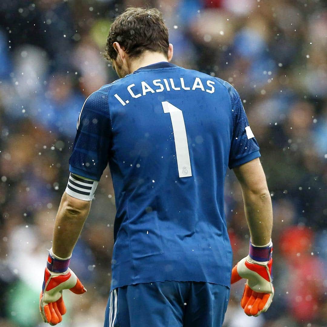 LFPさんのインスタグラム写真 - (LFPInstagram)「@ikercasillas: Number 1️⃣! • #IkerCasillas #LaLigaIcons #RealMadrid #LaLigaSantander #LaLiga #LaLigaHistory #Goalkeeper」3月29日 3時05分 - laliga