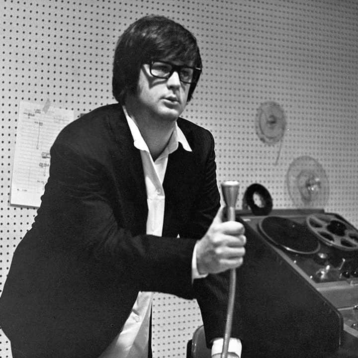 ブライアン・ウィルソンさんのインスタグラム写真 - (ブライアン・ウィルソンInstagram)「1966: Producing Pet Sounds. "I didn't need glasses - they looked cool.” #1966 #petsounds #producer #glasses #cool」3月29日 3時17分 - brianwilsonlive