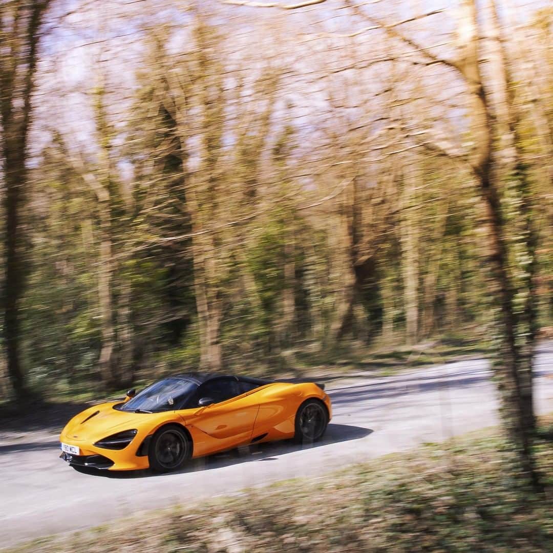 McLaren Automotiveさんのインスタグラム写真 - (McLaren AutomotiveInstagram)「McLaren Orange on the #McLaren720S looks incredible in the afternoon light at Goodwood.  A stunning supercar and stunning scenery.」3月29日 3時22分 - mclarenauto