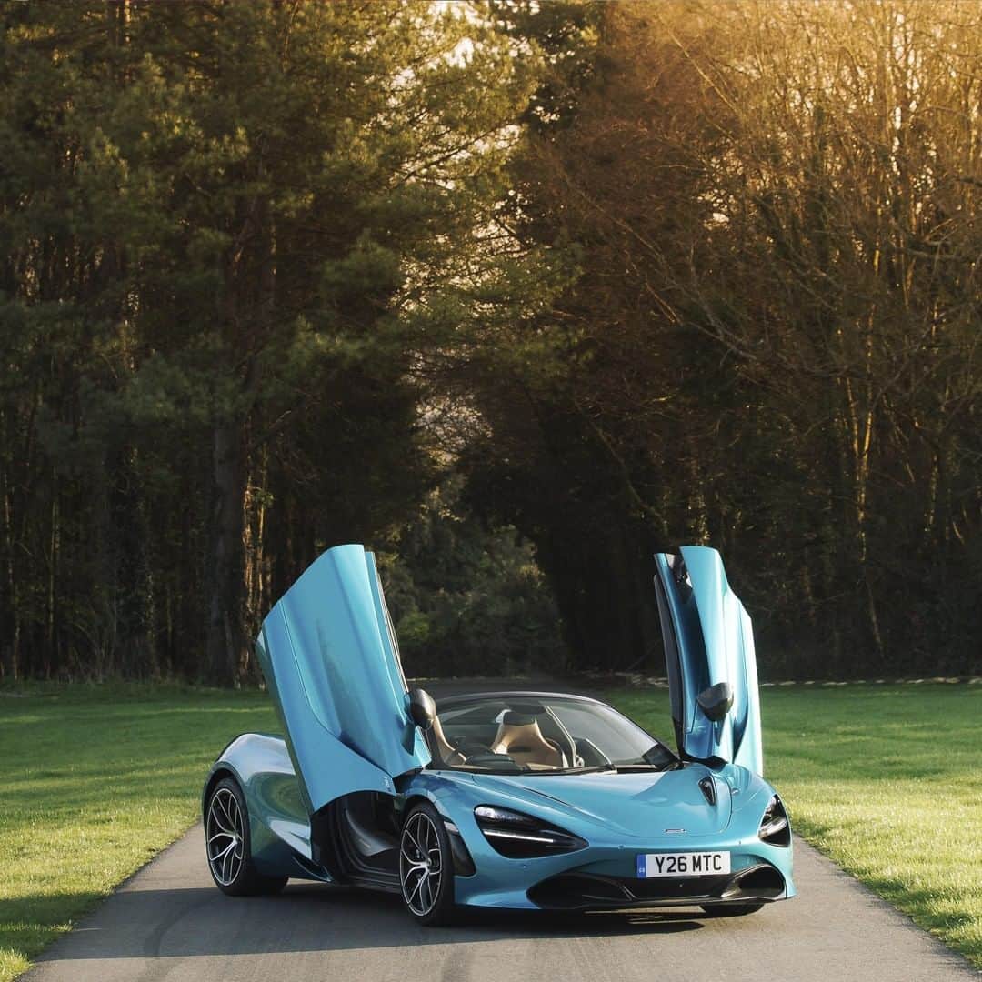 McLaren Automotiveさんのインスタグラム写真 - (McLaren AutomotiveInstagram)「It was perfect roof down weather at Goodwood yesterday. And what better roof to drop than that of the #720SSpider.」3月29日 3時22分 - mclarenauto