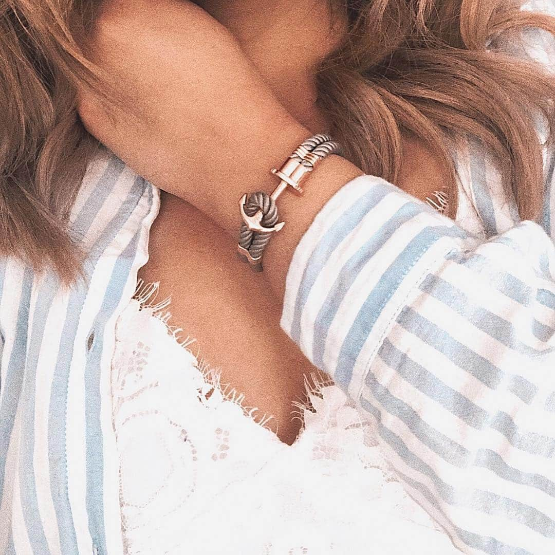 PAUL HEWITTさんのインスタグラム写真 - (PAUL HEWITTInstagram)「A symbol of secure, solid, meaningful ties - our classic PHREP. 💫⚓ (photo @sindialtenpohl) #getAnchored #paulhewitt #phrep __ #womenstyle #anchorbracelet #womenswear #anchor #womensaccessories #bracelet #womensfashion #womensbest #accessories #womensbracelet #anchorlove #style」3月28日 18時33分 - paul_hewitt