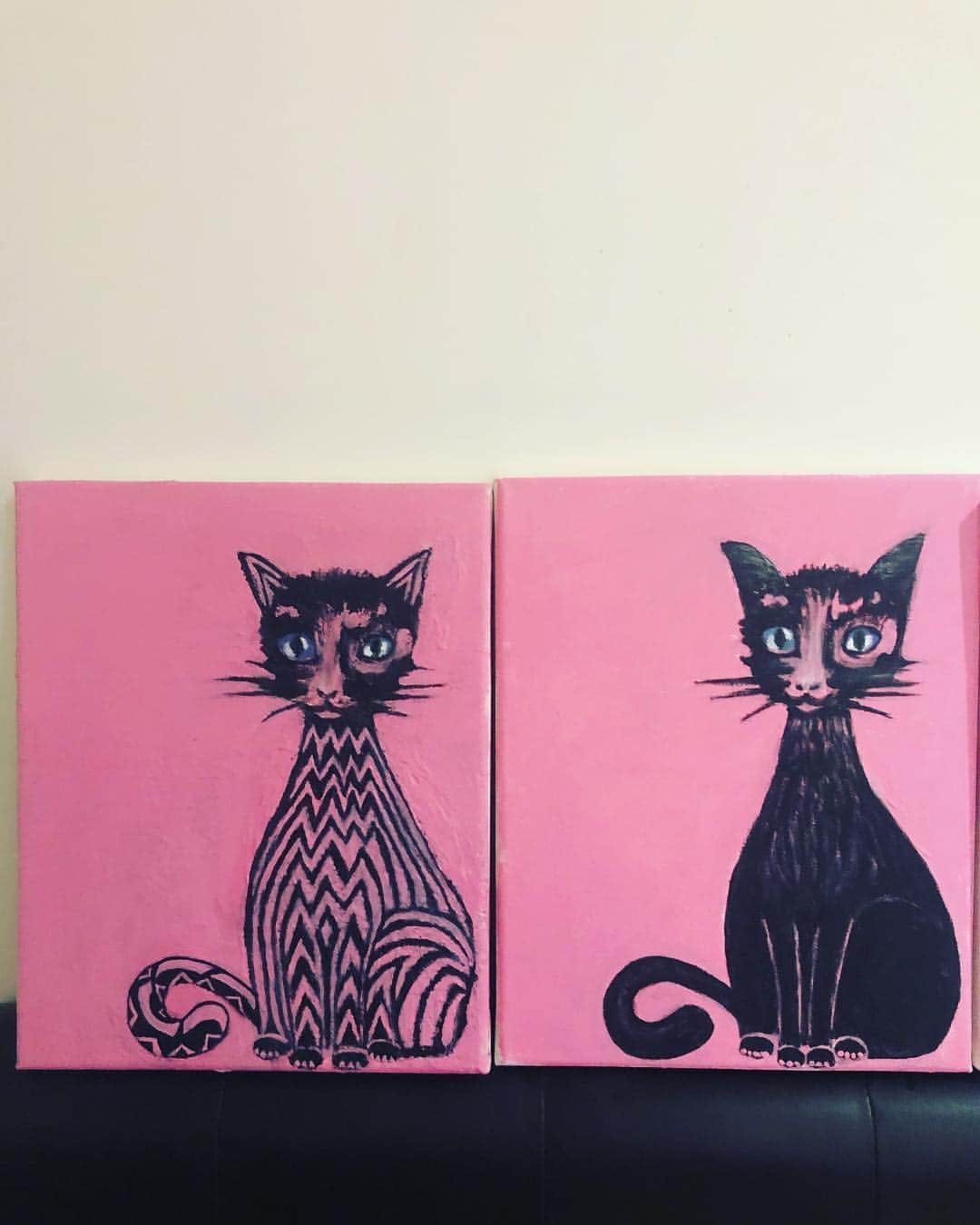 平宮博重さんのインスタグラム写真 - (平宮博重Instagram)「Twin cats Oddeye Done:)#miaow  #cat#oddeye #drawing #tribal #synchronized #drawing #gioachinorossini #猫#黒猫 #オッドアイ#お絵描き#トライバル#シンクロ#にゃー」3月28日 18時26分 - hiroshige_narimiya