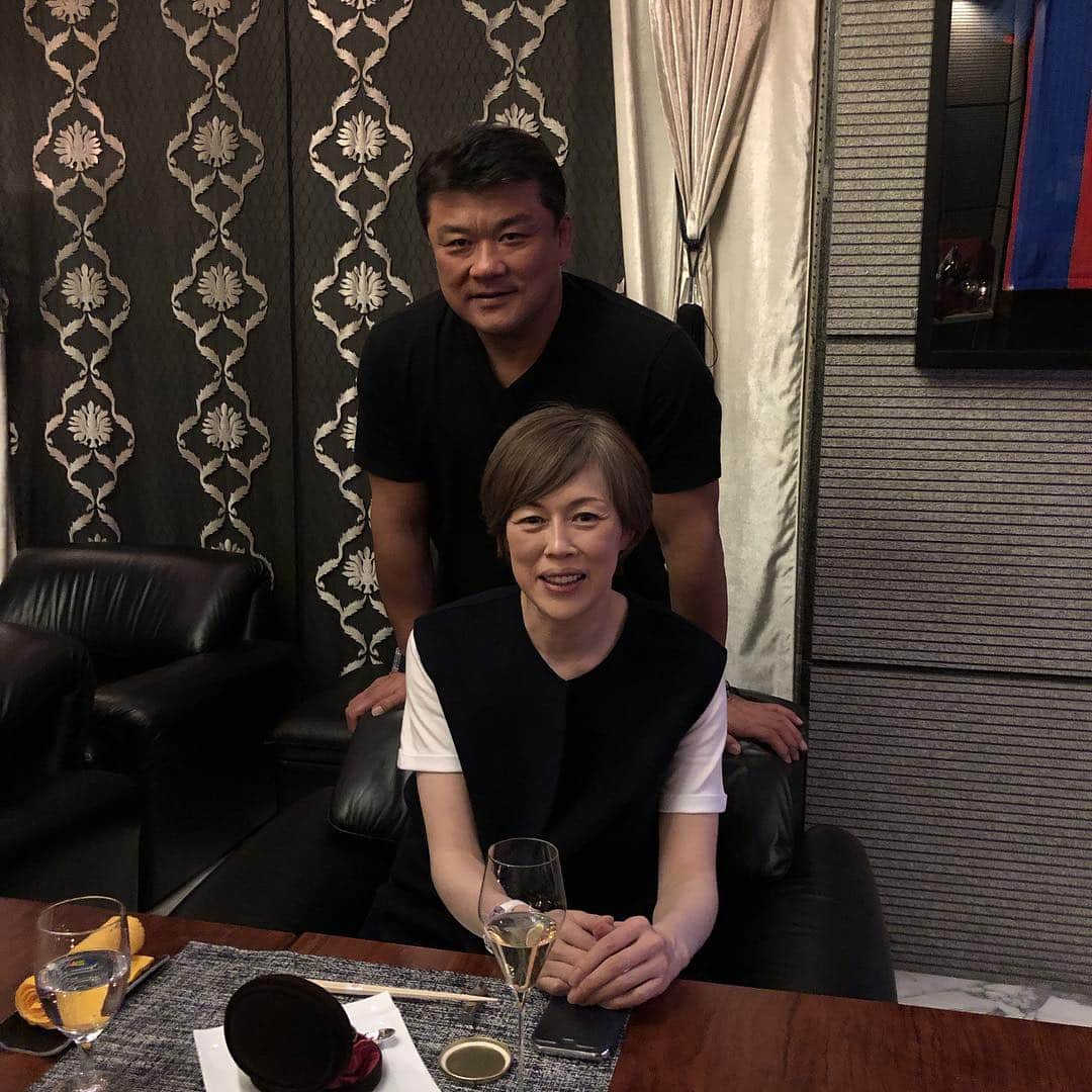 吉田秀彦のインスタグラム：「今日、無事に一緒の仕事が終わりプチ打ち上げ！ #芝KOSO #全日本バレーボール女子 監督 #中田久美」
