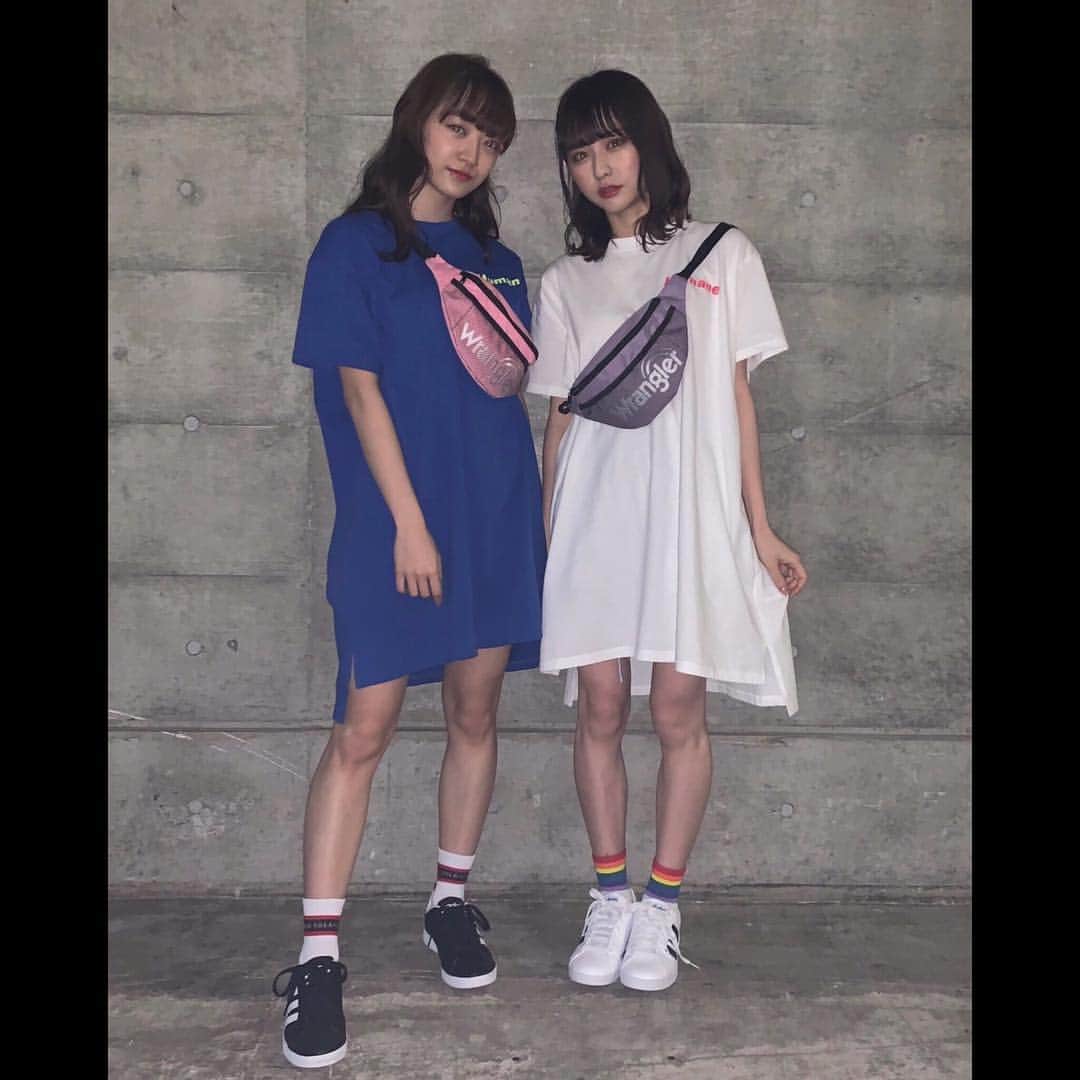 下村実生さんのインスタグラム写真 - (下村実生Instagram)「#Doublefocus 双子コーデで歩きました〜😌💓 2枚目中学生みたい笑」3月28日 18時46分 - miki_shimomura_