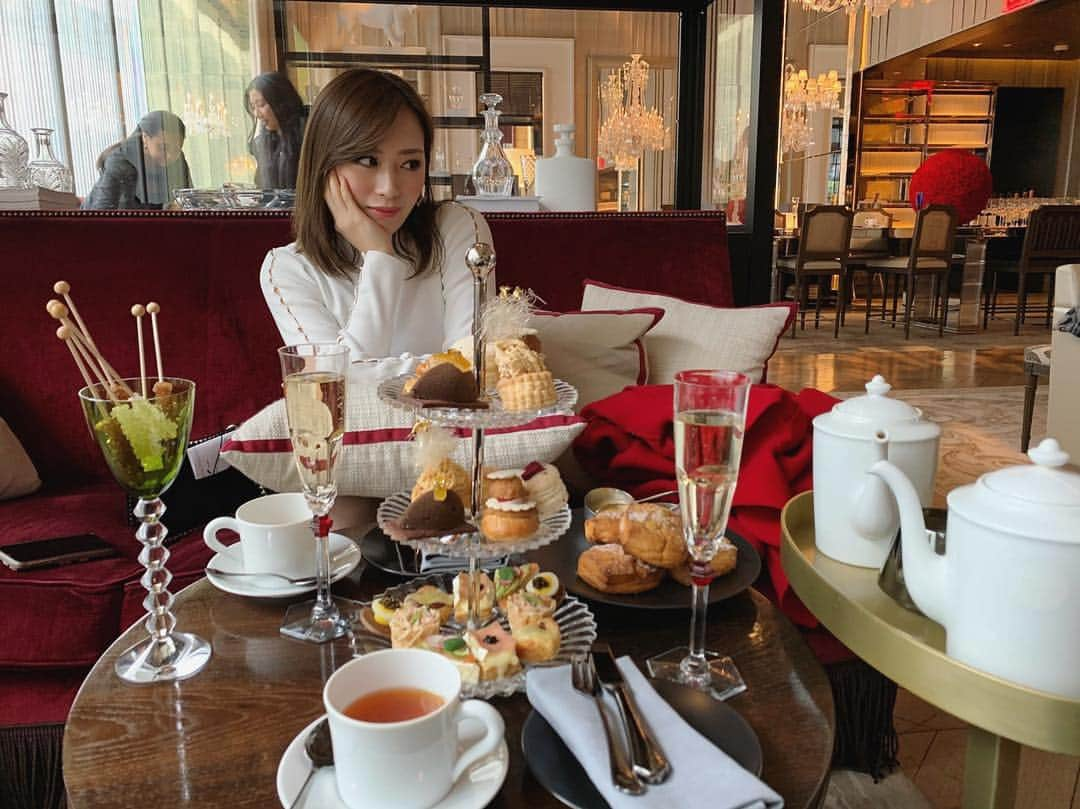 木下春奈さんのインスタグラム写真 - (木下春奈Instagram)「・ Baccarat hotelでafternoon tea☕︎ やっぱり食器がめちゃくちゃ可愛かった♥️」3月28日 18時52分 - haruna_kinoshita