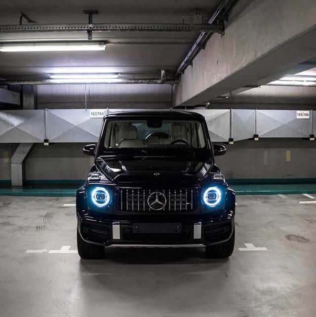 Mercedes AMGさんのインスタグラム写真 - (Mercedes AMGInstagram)「[Mercedes-AMG G 63 | Fuel consumption combined: 13.1 l/100km | CO2 emissions combined: 299 g/km]  A vehicle that is Stronger Than Time will always stand the test of time.  #StrongerThanTime #MercedesAMG #GClass #DrivingPerformance  Photo: @mbkundencenter」3月28日 19時00分 - mercedesamg