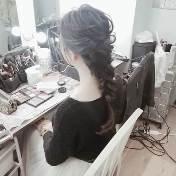 のインスタグラム：「@colordressginza 撮影のヘアチェン。﻿ ﻿ ラプンツェルのイメージみたい。﻿ ﻿ ﻿ ふわくしゅ感のある大人編み込みヘアにしてくれた♥️ こういうヘアスタイルスキ♥️ ﻿ ﻿ ────────────────────────── #撮影 #ヘアスタイル #ゆるふわアレンジ #ラプンツェル #大人ラプンツェル #ヘアスタイル #春ヘアスタイル #ヘアアレンジ #大人ヘア #大人ヘアアレンジ #ナチュラルヘアアレンジ #編み込み」
