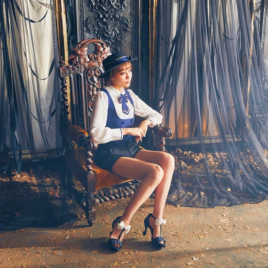 SuperGroupiesさんのインスタグラム写真 - (SuperGroupiesInstagram)「#黒執事 コラボのサンダル👡✨ ⠀⠀⠀⠀⠀ ⠀⠀⠀⠀⠀ ラインナップは セバスチャン、シエル、グレルをイメージした3種展開。  それぞれの衣装をイメージした カラーリングが素敵です💓💓💓 リボンなどの装飾をプラスして、 上品な足元を演出してくれるはず！🎀 ⠀⠀⠀⠀⠀ ⠀⠀⠀⠀⠀ 夏が楽しみになるコラボアイテム😆☀️ 詳細は商品タグをクリックしてね👆🏻 ⠀⠀⠀⠀⠀ ──────────────────────﻿ <Today’s Item> Black Butler Collaboration Series #sandals ①Sebastian Michaelis model / ￥16,800 +tax ②Ciel Phantomhive model / ￥16,800 +tax ③Grelle Sutcliff model / ￥16,800 +tax ※掲載商品は受注生産です。 Available only for pre-order now! ──────────────────────﻿ ⠀⠀ ⠀⠀ ⠀⠀⠀⠀⠀ 📺Live配信のお知らせ📺 本日3/28（木）21:00〜Live配信します！🙌🏻 ⠀  今回のLive配信は・・・﻿ なんと、#黒執事 special✨ こちらの新商品のご案内と 当店のスタッフとゲストによる #アニメバウンド をご紹介予定です💕 ⠀⠀⠀⠀⠀ ⠀⠀⠀⠀⠀ ──────────────────────﻿ #アニメバウンド って何？🧐 アニメ、ゲームキャラクターの服装を連想させるコーディネートのこと！👗👠👜 ──────────────────────﻿ ⠀⠀ ⠀⠀⠀⠀⠀ 視聴者限定プレゼント🎁もあります！ セバスチャン＆シエルモデルの腕時計を1名様にプレゼントします💓 応募条件などの詳細は、 この後のLive配信でチェックしてください✅ ⠀⠀⠀⠀⠀ ⠀⠀⠀⠀⠀ #supergroupies #anime #japaneseanime #スーパーグルーピーズ #アニメ #アニメコラボ #コラボグッズ #ファッションにアニメを #アニメグッス #animebound #サンダル #サンダルコーデ #blackbutler #흑집사#sebastianmichaelis #cielphantomhive #grellsutcliff #kuroshitsuji #yanatoboso #枢やな #live配信 #ライブ配信 #プレゼントキャンペーン #ちゃけちょけ」3月28日 19時14分 - supergroupies
