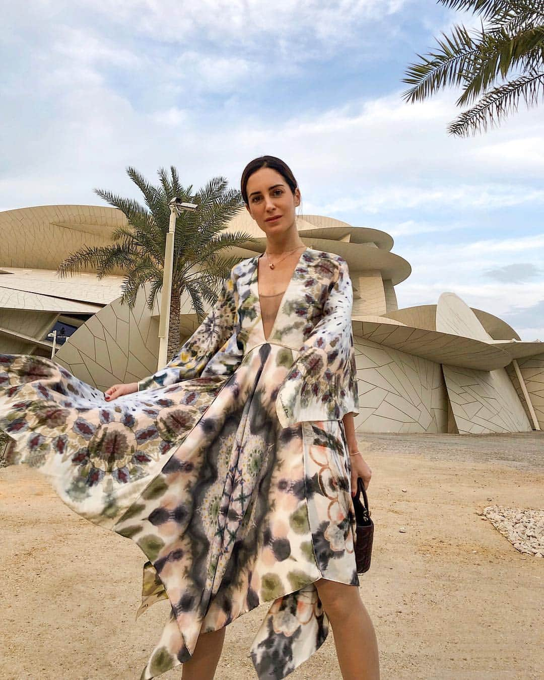 ガラ・ゴンザレスさんのインスタグラム写真 - (ガラ・ゴンザレスInstagram)「Excited to be at the inauguration of the new National Museum Of Qatar @nmoqatar hosted by your highness @tamim  #FTA #fashiontrustarabia #QatarCreates.  #suppliedbydior @dior」3月28日 19時20分 - galagonzalez