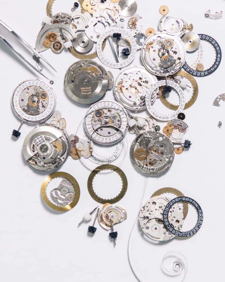 LVMHさんのインスタグラム写真 - (LVMHInstagram)「⌚ Savoir-faire horloger In 2016, @TAGHeuer and @Zenithwatches established the LVMH Ecole d’Horlogerie watchmaking school. Based in the workshops of the TAG Heuer Manufacture in La Chaux-de-Fonds, the future watchmakers benefit from an apprenticeship with the two manufactures, which have very distinct cultures, products and DNA.  _ 📷: @gabrieldelachapelle _ #Zenith #TAGHeuer #craftmanship #savoirfaire #LVMH」3月28日 19時39分 - lvmh