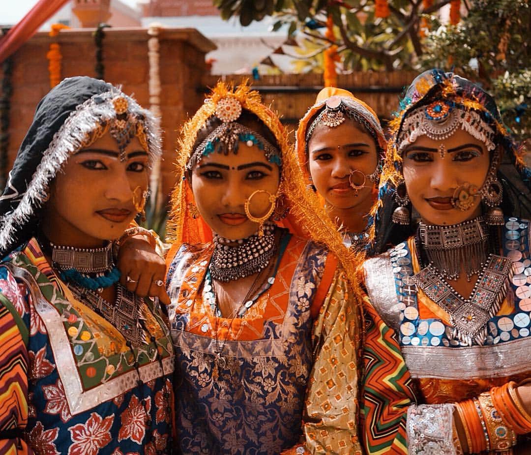 アダム・センさんのインスタグラム写真 - (アダム・センInstagram)「The colors of India will paint your soul forever. 🙏🏽 ———————————————————————— #India #Travel #Explore #Beauty」3月28日 19時55分 - adamsenn