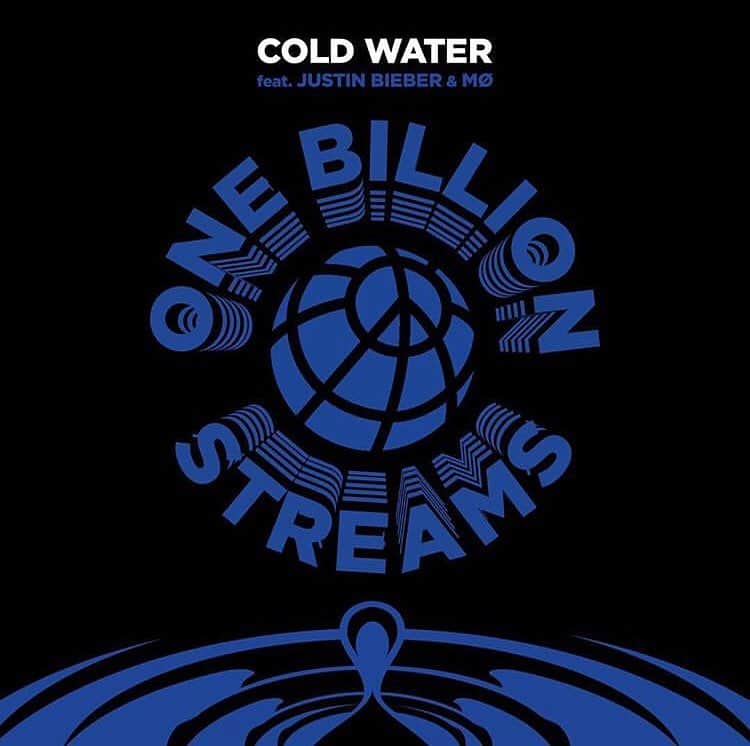 ワーナーミュージック・ジャパン洋楽さんのインスタグラム写真 - (ワーナーミュージック・ジャパン洋楽Instagram)「【MAJOR LAZER】 EDC Japan 2019への出演🇯🇵も決まっている、斬新なサウンドで有名な人気ユニット、メジャー・レイザー🌐 ✨ 彼らがジャスティン・ビーバー＆ムーを迎えた「Cold Water」が、Spofityで10億回再生突破いたしました😆🔥 ✨ 彼らにとって10億回突破は「Lean On」に続いて2曲目の快挙㊗️🙌この記録はドレイク、ジャスティン・ビーバー、エド・シーラン、チェインスモーカーズ、DJスネイクに続く6組目に🎉 #majorlazer #spotify #coldwater #leanon #justinbieber #edc #メジャーレイザー #ジャスティンビーバー #洋楽」3月28日 19時58分 - warnermusicjp_intl