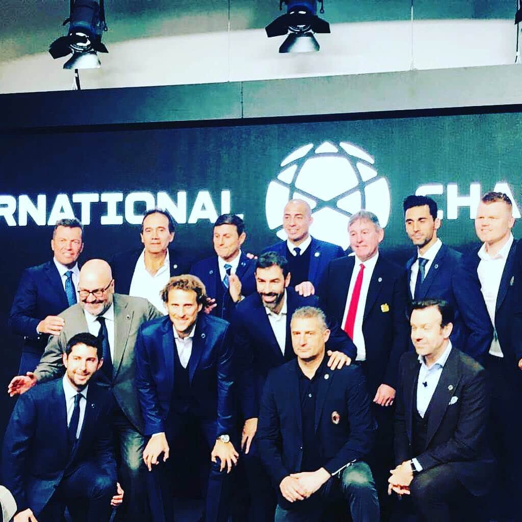 ロベール・ピレスさんのインスタグラム写真 - (ロベール・ピレスInstagram)「Thank you @arsenal for these greats days in the 🇺🇸USA for the @intchampionscup launch event and the official announcement of the International Champions Cup 2019 🏆 Expecting exciting matches this Summer with some of the greatest teams of Europe ⚽️💪 @footballchampionstour」3月28日 20時17分 - robert_pires07