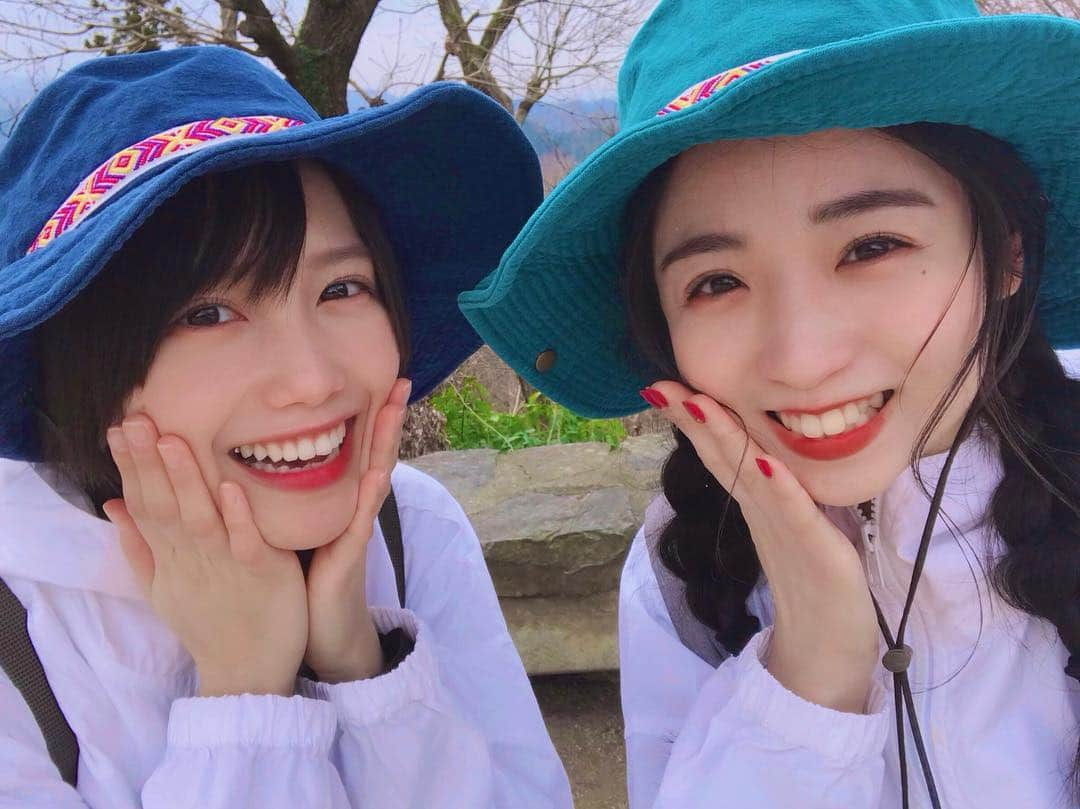 加藤里保菜さんのインスタグラム写真 - (加藤里保菜Instagram)「あみちやんと、高尾山登りました🗻  お揃いの帽子とかお洋服買ったんだ！運動すると気持ちよくていいですね。  たくさん歩いた後は温泉にも入って、ビールまで飲んでいい気分じゃ！がーははは  #高尾山 #山 #ハイキング #champion #おそろい #おそろコーデ #おそろ登山」3月28日 20時23分 - rihonyan103