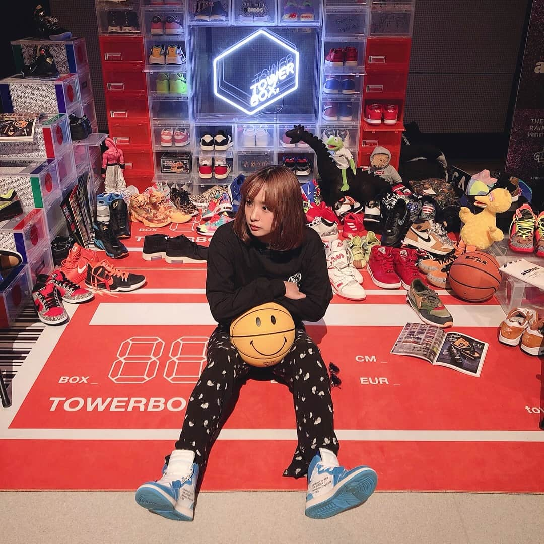 江藤遼さんのインスタグラム写真 - (江藤遼Instagram)「TOWER BOX 🙂 #towerbox #sneaker #atmoscon #kicks」3月28日 20時23分 - etooo3