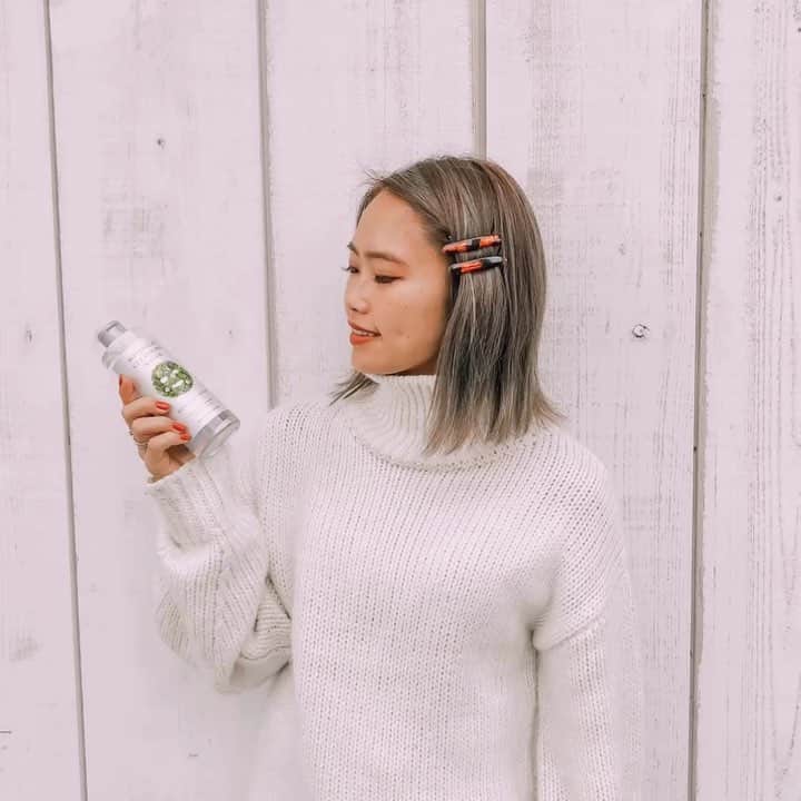 のインスタグラム：「コットンで拭き取ったら  そのまますぐ寝れる万能メイク落としの ボタニカル　クレンジングウォーター🌿  メイク落としから化粧水までこれ1本でOK🙆‍♂️ 洗顔もなしでいいなんて楽すぎる🤙  保湿力もたっぷりだから落としたら  そのまま寝ても🛌⭕️ ウォータープルーフのメイクも バッチリ落ちます☺️✌️ めんどくさがりさん必見アイテム🌼 ・ ステラシード様のプロモーションに参加中！ ✔http://botanicalesthe.jp/ ・ @botanicalesthe_official  #ボタニカルAHA  #メイク落とし」