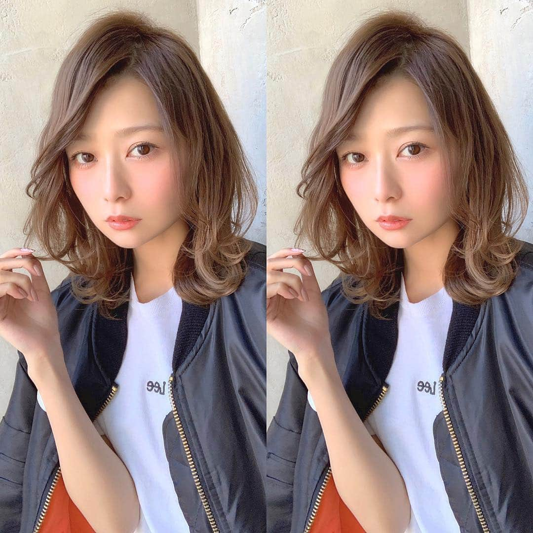 及川天和さんのインスタグラム写真 - (及川天和Instagram)「【#春カラー  前髪伸ばすのはいかが？ うるつやベージュイメチェンはいかがでしょうか？✂︎ 】 🐕 プロフィールのネット予約やお電話からご予約お待ちしています😊✨✂️ #暗髪 カラーで変わります！！ 一緒にステキな髪を作らせてください🙇🏻‍♂️ ・ ・ ネット予約でまだまだ当日メニューを追加も時間次第では🆗なのでぜひご予約ください！☺︎ ・ ・ 気になってる方はぜひ及川を指名でよろしくお願い致します🙇🏻‍♂️✨🦔 髪の量が多くても軽くみえる！ 最新ヘアスタイルはいかがでしょうか？ ・ ・ プロフィールの#ネット予約 でご予約可能です✨ 新宿が近い方⁉️ぜひ可愛くさせてください🙇🏻‍♂️ ネットが✖︎でも お電話 で可能の可能性があります🙇🏻‍♂️✨🙏 ホットペッパービューティーヘアカタログランキングも上位スタイル多数☺︎ ぜひミディアム〜ロングの方もこだわって切らせてください☘️✨ 軽いけど重い#小顔 に変身！ ※この髪型にするなら及川を指名して下さい！！！ ・ ・ ✖︎の場合はホームページのネット予約からでも承っていますのでよろしくお願い致します🙇🏻‍♂️✨ ・ ・ #前髪 は大事 なにかわからないは及川にご相談ください🙇🏻‍♂️✨ ・ ・ 前髪と髪色で他の人はと差をつけましょう！！ ・ 予約にご迷惑をおかしますがお手数ですがお電話でぜひ😢✨🙇 ・ ・ 髮で困ってる方はぜひ！ ・ #イルミナカラー カラーもオススメ⁉️ @tenhouo ・スタイル☺︎ ・ #髪型 で悩まれる方は及川にご相談ください！  #髪型#ヘアメ#ヘアスタイル#前髪カット #ウェディングヘア #ゆるふわパーマ#新宿美容室#ラベンダーアッシュ#前髪#アッシュベージュ#미용사#헤어 #ミディアムヘア#ショートヘア#ショート#髪型#ロングヘア#デジタルパーマ#ロング#ラベンダーアッシュ#グレージュ#ブルージュ#パーマ#ウェディング#ヘアアレンジ #ヘアメイク#ボブ#ロングヘア」3月28日 20時25分 - tenhouo