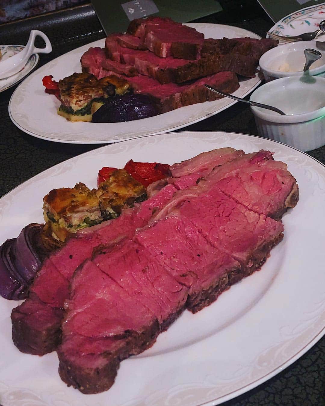 水野しずのインスタグラム：「うまい 肉」